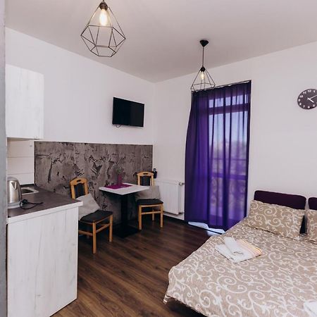 Нові Apartments Біля Жд Вокзалу Ivano-Frankivsk Eksteriør bilde