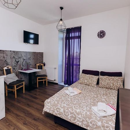 Нові Apartments Біля Жд Вокзалу Ivano-Frankivsk Eksteriør bilde