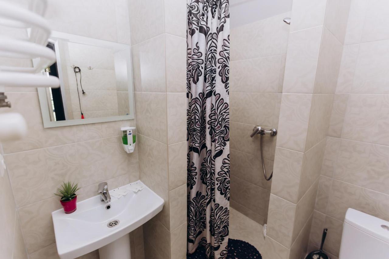 Нові Apartments Біля Жд Вокзалу Ivano-Frankivsk Eksteriør bilde